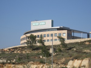 מפעל טבע טבליות בפארק היי טק הר-חוצבים